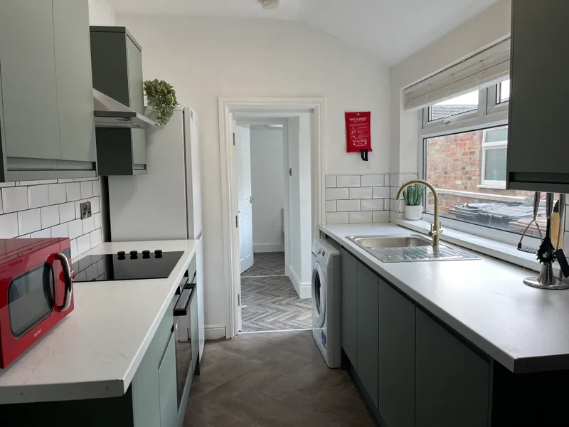 West End // Modern 4 Bed House // JUL 2026 - Image 4